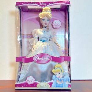 Rare Find Disney Cinderella Princess Brass Key 25th Years Porcelain Doll.